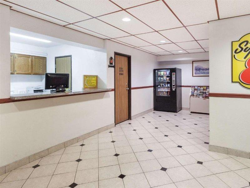 Super 8 By Wyndham Winchester Va Luaran gambar