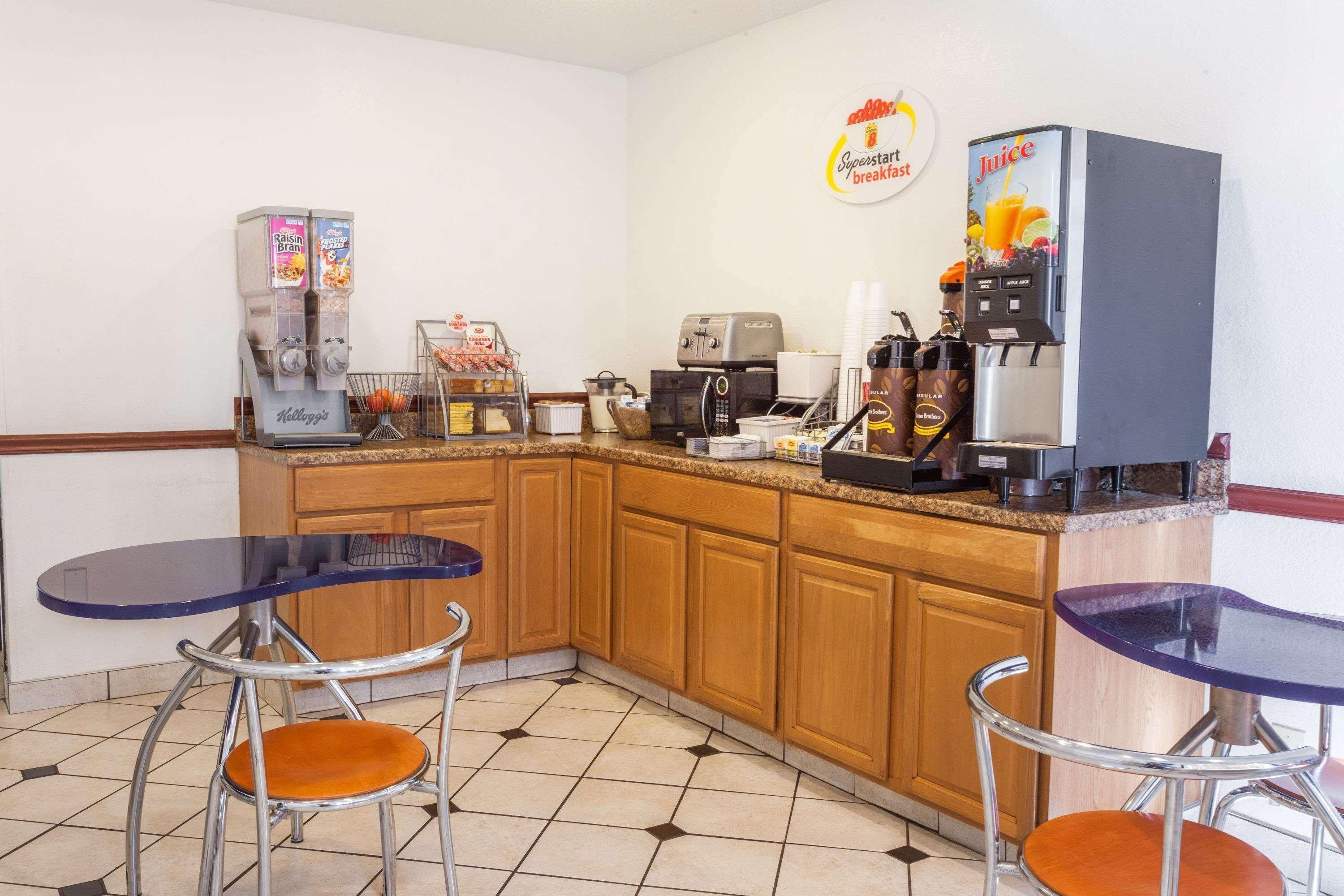 Super 8 By Wyndham Winchester Va Luaran gambar