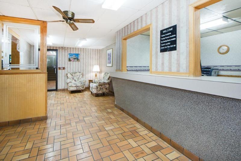Super 8 By Wyndham Winchester Va Luaran gambar